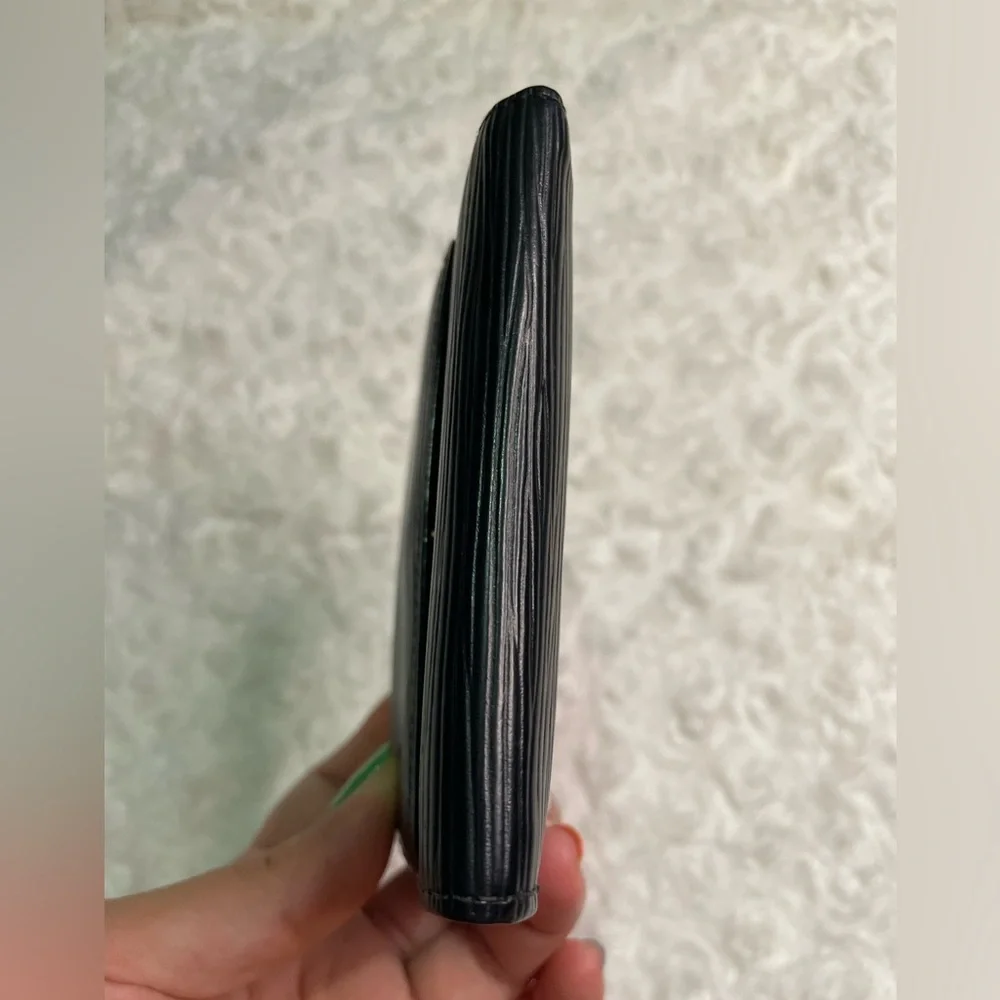 Louis Vuitton Black Epi Elise Trifold Wallet 🖤 - Picture 7 of 17